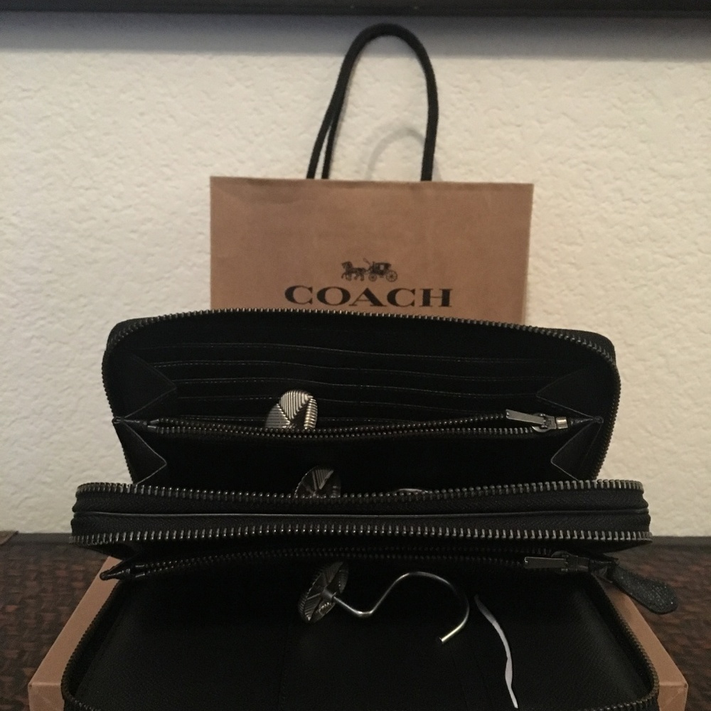 Coach Wallet - Picture 5 of 7